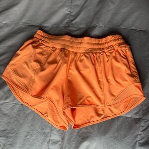 Lululemon low-rise hotty hot 2.5 inch shorts, size 6